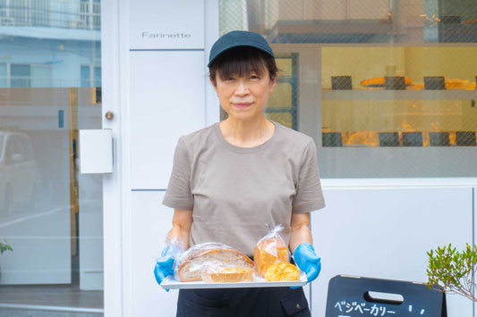 自然の力を信じて焼く、旬野菜の自家製酵母パン。